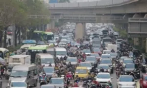 Đổ lỗi kẹt xe, tai nạn do 'xe máy nhiều, ôtô ẩu'